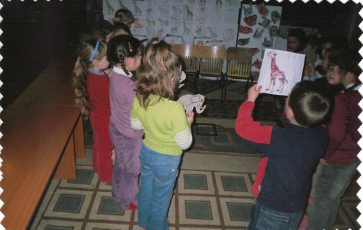 Invatam sa numaram.O girafa,2 elefanti, 3tigri.